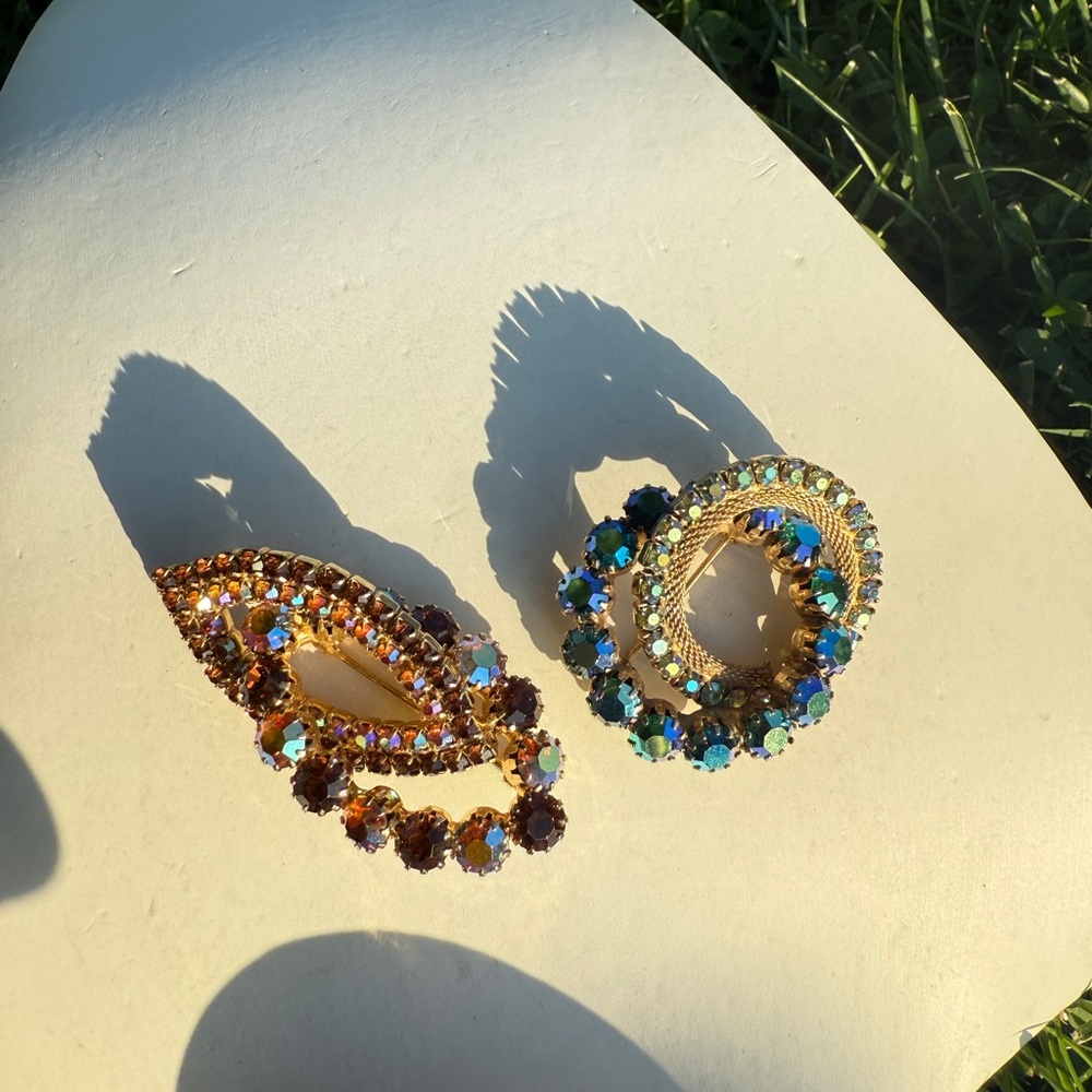 Colored Rhinestone Brooch (2 pieces)